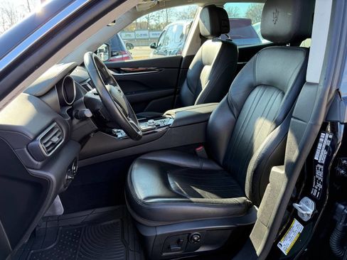 Used 2017 Maserati Levante image 12