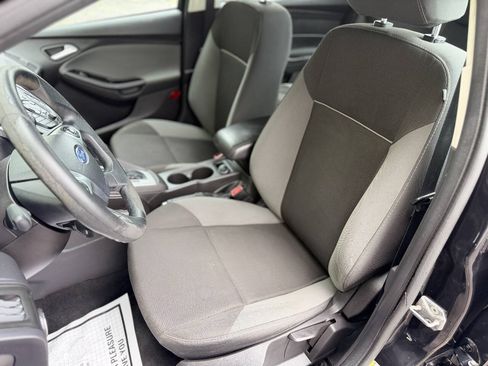 Used 2013 Ford Focus SE FWD image 9