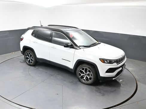 Used 2025 Jeep Compass Limited AWD/4WD image 40