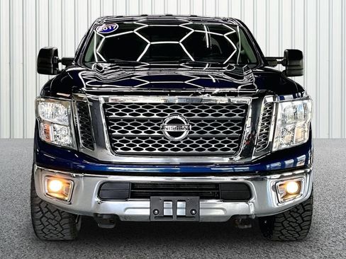 Used 2017 Nissan Titan SV AWD/4WD image 2