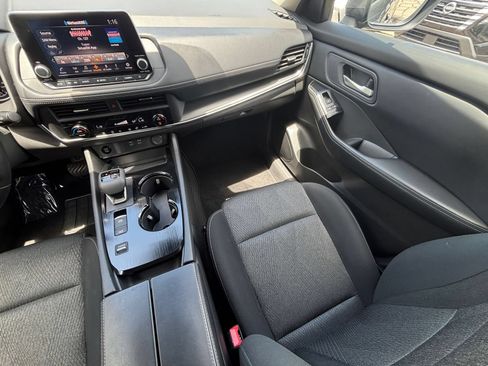 Used 2025 Nissan Rogue SV FWD image 37