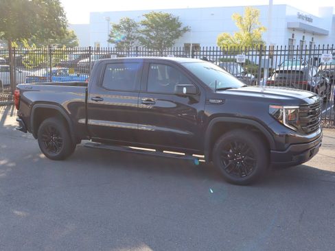 Used 2026 GMC Sierra 1500 Elevation w/ Elevation Premium Package AWD/4WD image 2