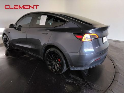 Used 2021 Tesla Model Y Long Range image 8
