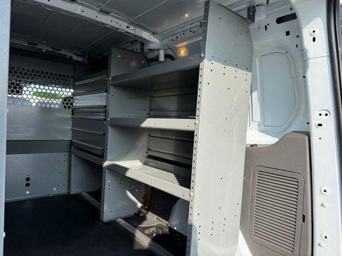 Used 2022 Ford Transit Connect XL image 18