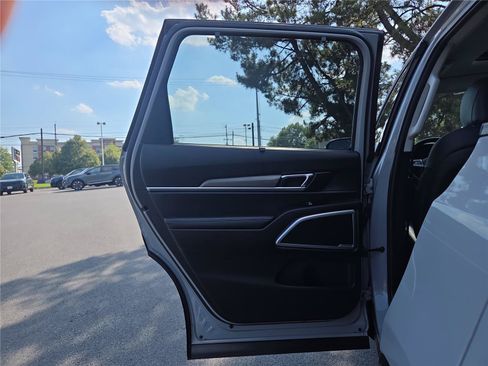 Used 2022 Kia Telluride EX w/ EX Premium Package AWD/4WD image 29