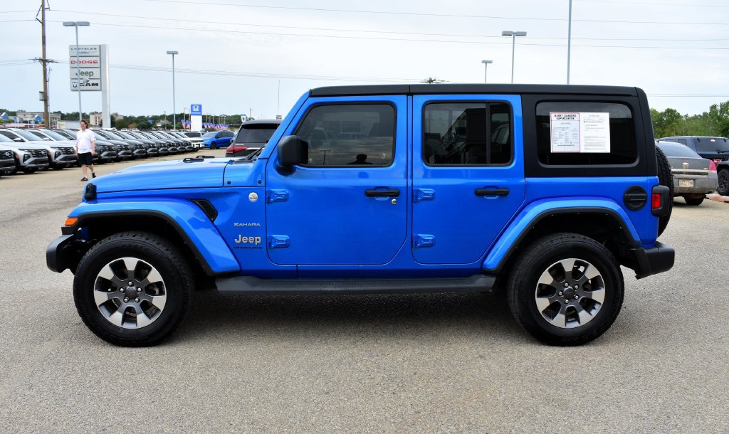 Used 2023 Jeep Wrangler Unlimited Sahara w/ Cold Weather Group AWD/4WD image 5