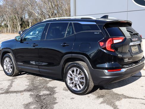 Used 2024 GMC Terrain SLT image 6