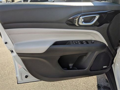 New 2026 Jeep Compass Limited image 10