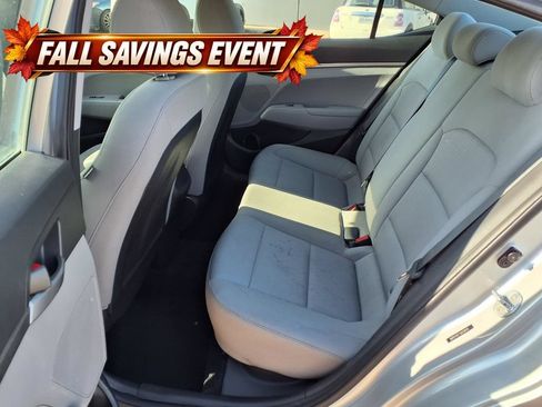 Used 2018 Hyundai Elantra SE FWD image 11