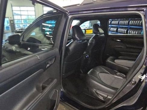 Used 2022 Toyota Highlander XSE image 29