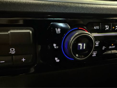 Used 2025 Chevrolet Silverado 3500 LTZ w/ LTZ Plus Package image 21