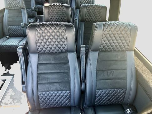 Used 2023 Mercedes-Benz Sprinter 3500 image 24
