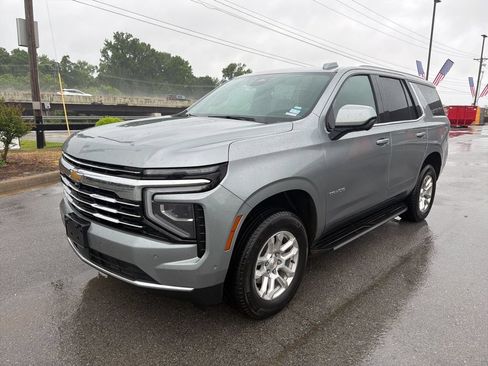 Used 2025 Chevrolet Tahoe LT RWD image 13