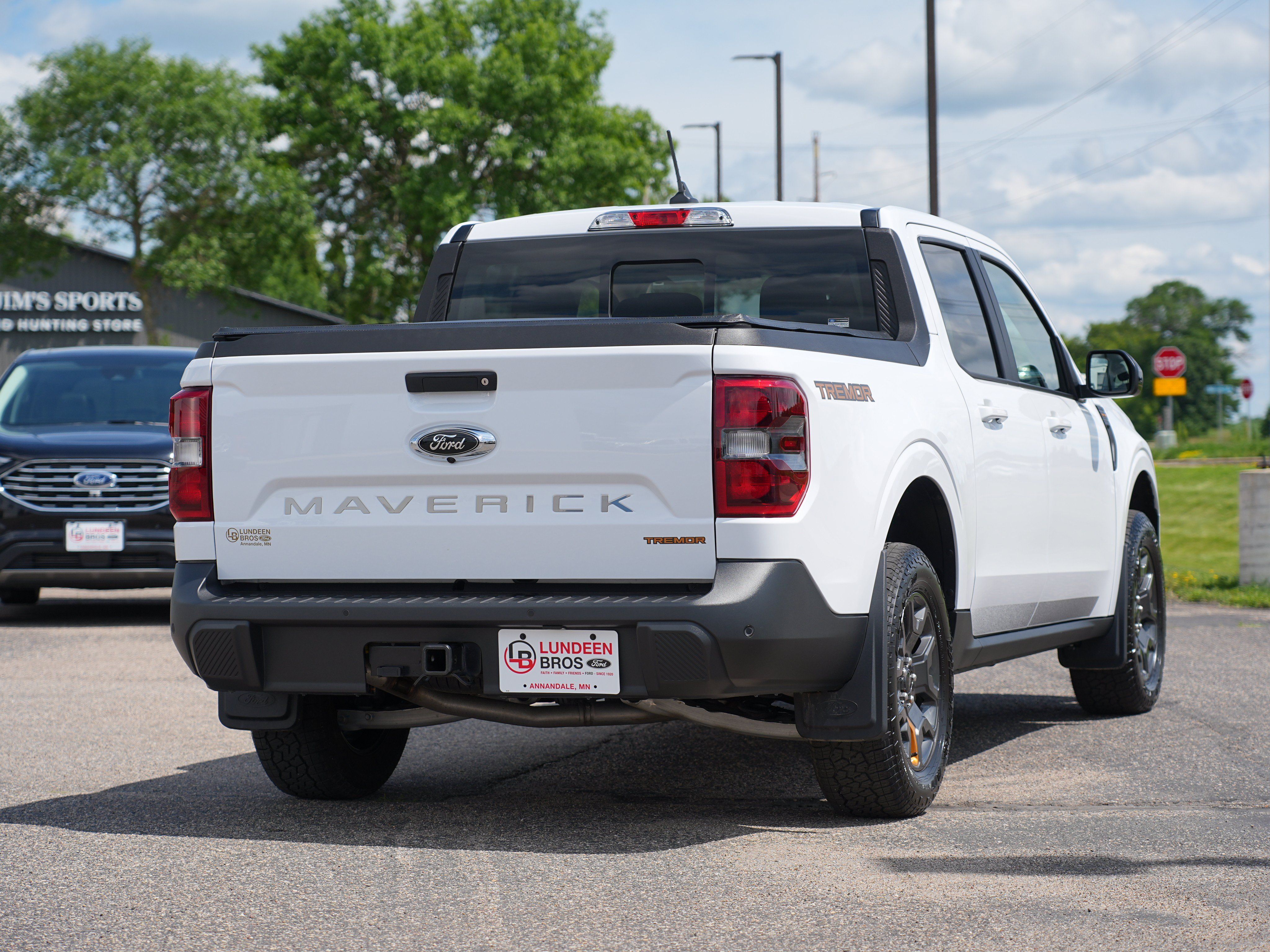Used 2024 Ford Maverick Tremor w/ Tremor Off-Road Package AWD/4WD image 3