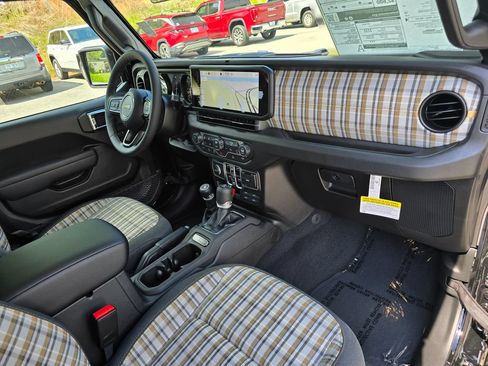New 2026 Jeep Gladiator Sport AWD/4WD image 26