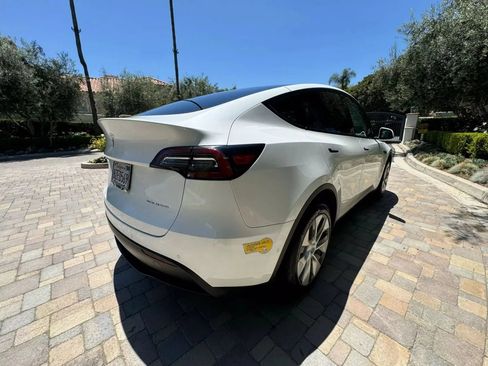 Used 2021 Tesla Model Y Long Range AWD/4WD image 6