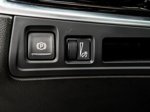 Used 2025 Cadillac XT6 Premium Luxury image 39