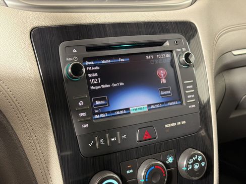 Used 2017 Chevrolet Traverse LT FWD image 17