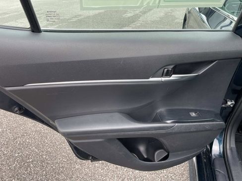 Used 2020 Toyota Camry SE FWD image 12