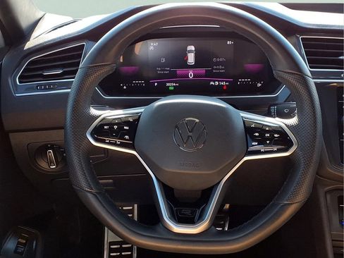Used 2024 Volkswagen Tiguan SE R-Line w/ MDO Package, Three-Row FWD image 20