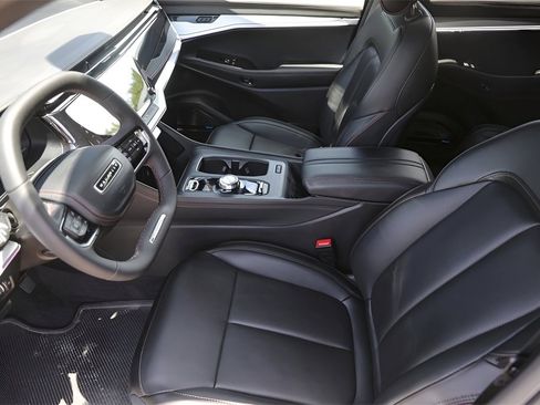 Used 2024 Jeep Wagoneer Launch Edition image 9