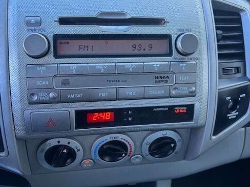 Used 2010 Toyota Tacoma PreRunner image 7