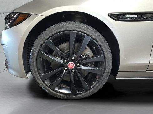 Used 2017 Jaguar XE R-Sport image 27