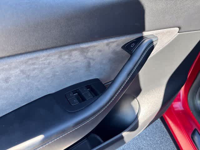 Used 2022 Tesla Model Y Performance AWD/4WD image 10