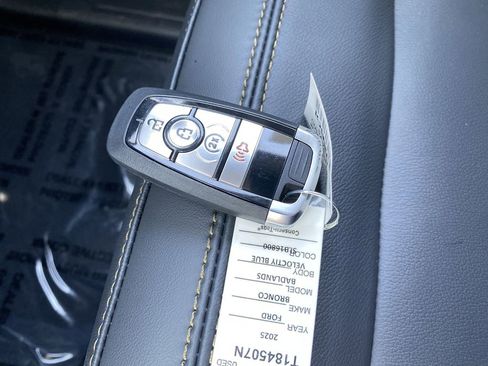 New 2025 Ford Bronco Badlands w/ Sasquatch Package image 37