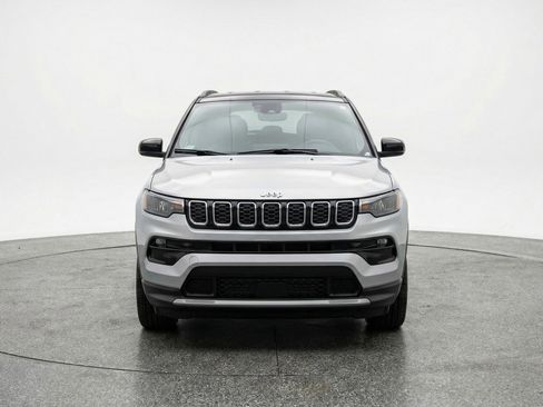 Used 2025 Jeep Compass Limited AWD/4WD image 2