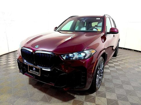 Certified 2024 BMW X5 xDrive40i w/ M Sport Package image 3