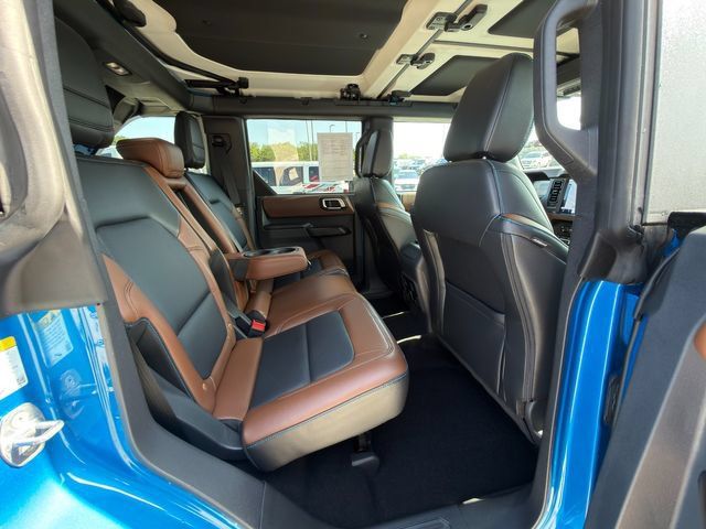 Used 2024 Ford Bronco Outer Banks AWD/4WD image 11
