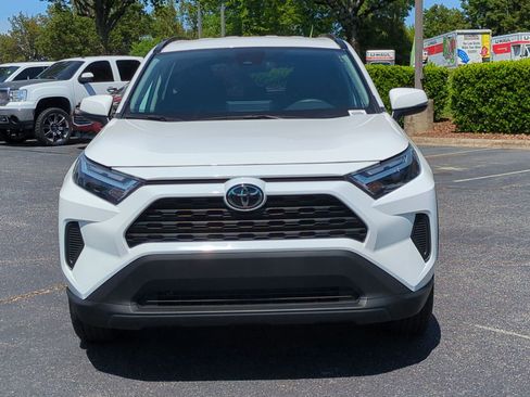Used 2025 Toyota RAV4 XLE AWD/4WD image 3