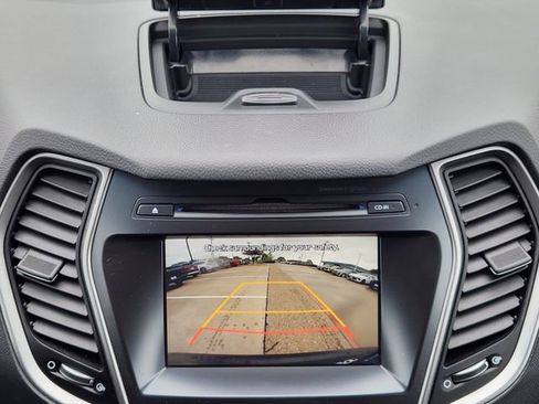 Used 2017 Hyundai Santa Fe Limited FWD image 14