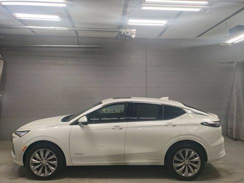 New 2026 Buick Envista Avenir FWD image 17