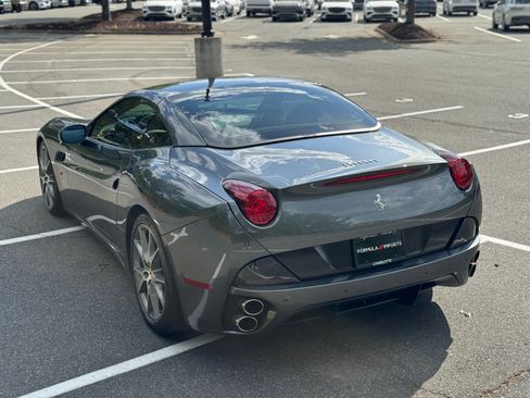 Used 2011 Ferrari California RWD image 13