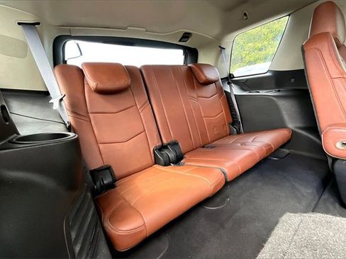 Used 2015 Cadillac Escalade Premium image 23