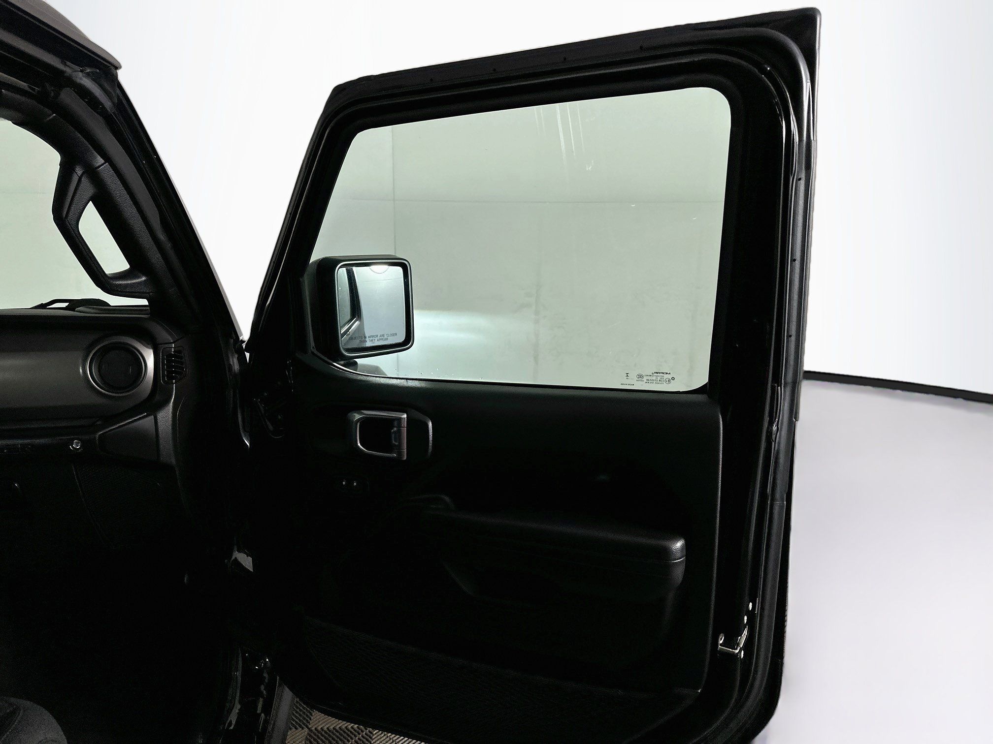 Used 2023 Jeep Wrangler Unlimited w/ Cold Weather Group AWD/4WD image 30