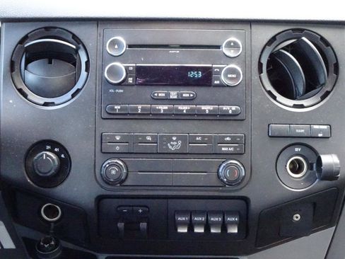 Used 2014 Ford F550 4x4 SuperCab Super Duty image 16