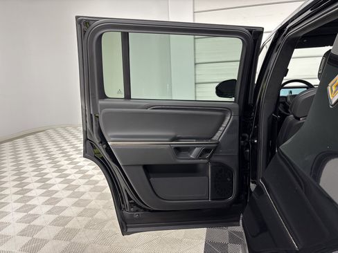 Used 2024 Rivian R1S Adventure AWD/4WD image 17