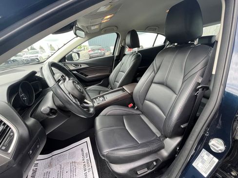 Used 2018 MAZDA MAZDA3 Touring FWD image 10
