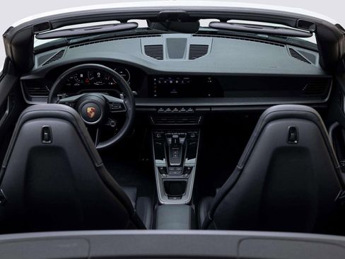 Used 2025 Porsche 911 Carrera image 33