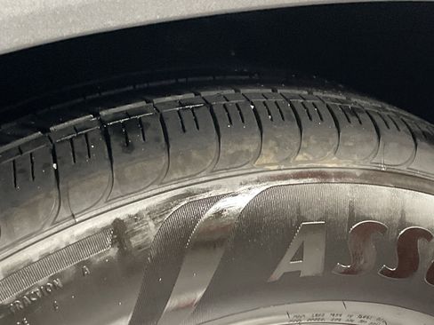 Certified 2025 Toyota Grand Highlander LE image 12