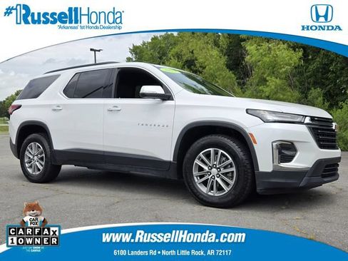 Used 2023 Chevrolet Traverse LT FWD image 1