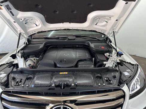 Used 2026 Mercedes-Benz GLS 450 4MATIC image 34