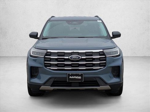 New 2026 Ford Explorer Active RWD image 2