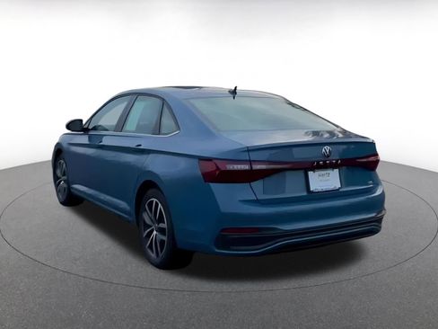 Used 2025 Volkswagen Jetta SE image 11