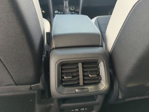 New 2026 Volkswagen Taos SE image 30