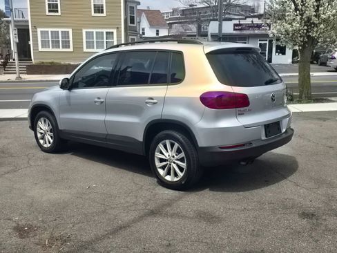 Used 2018 Volkswagen Tiguan Limited w/ Premium Package AWD/4WD image 4