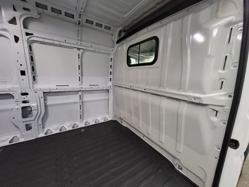 New 2026 RAM ProMaster 2500 w/ Quick Order Package 22G SLT image 10